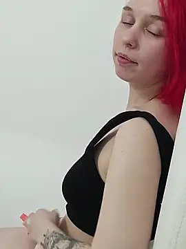 NaomiYoru online show from 26, 10, 2025