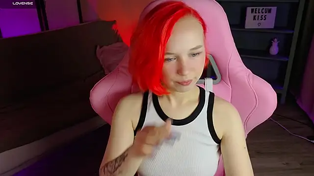 Snapshot of NaomiYoru chatting on 26, 9, 2025 NaomiYoru online show from 26, 9, 2025