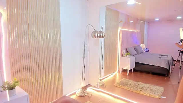 SofiaWhites online show from 17, 4, 2026