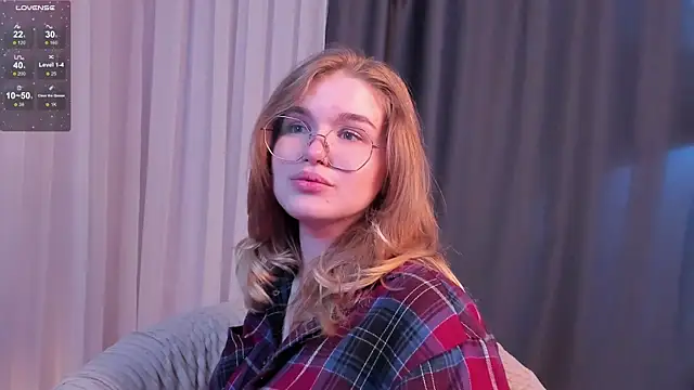 Snapshot of SophieMurrr chatting on 14, 10, 2025 SophieMurrr online show from 14, 10, 2025