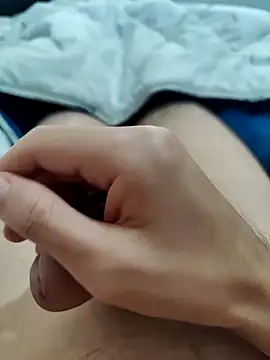 emrekzlk52 online show from 29, 10, 2025