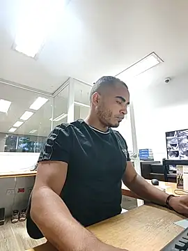 Snapshot of SanChacal5694 chatting on 20, 11, 2025 SanChacal5694 online show from 20, 11, 2025