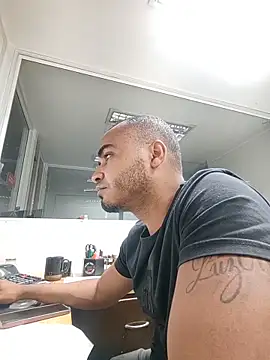 Snapshot of SanChacal5694 chatting on 21, 11, 2025 SanChacal5694 online show from 21, 11, 2025