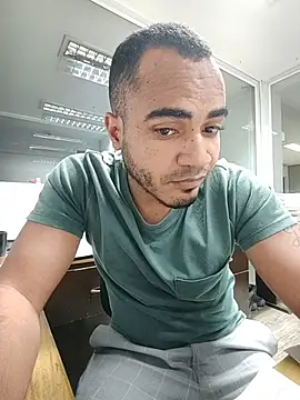 Snapshot of SanChacal5694 chatting on 28, 11, 2025 SanChacal5694 online show from 28, 11, 2025