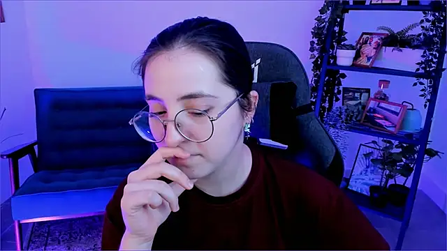 VirtuallVoyant online show from 7, 10, 2025