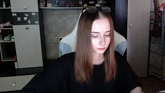 Cutti Crystal online show from 11, 11, 2025