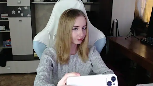 Cutti Crystal online show from 11, 10, 2025