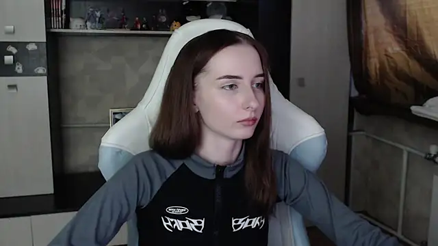 Cutti Crystal online show from 4, 11, 2025