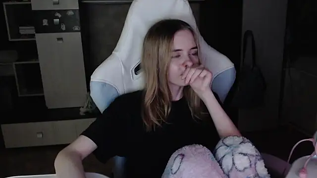 Cutti Crystal online show from 3, 10, 2025