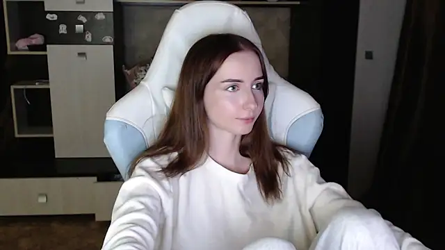 Cutti Crystal online show from 27, 10, 2025