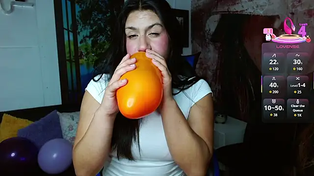 gigi gilt  online show from 30, 11, 2025