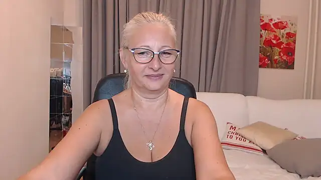 Snapshot of ValeriaSharm chatting on 14, 9, 2025 ValeriaSharm online show from 14, 9, 2025