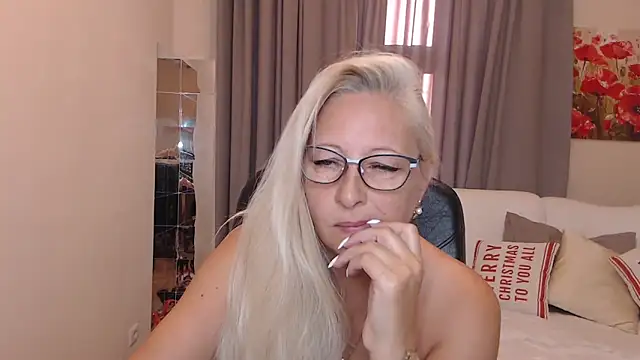 Snapshot of ValeriaSharm chatting on 27, 9, 2025 ValeriaSharm online show from 27, 9, 2025