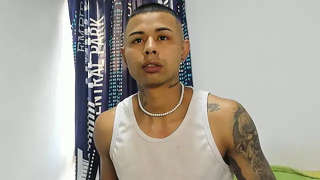 Snapshot of _Logan_Colton_ chatting on 22, 10, 2025 Logan Colton online show from 22, 10, 2025