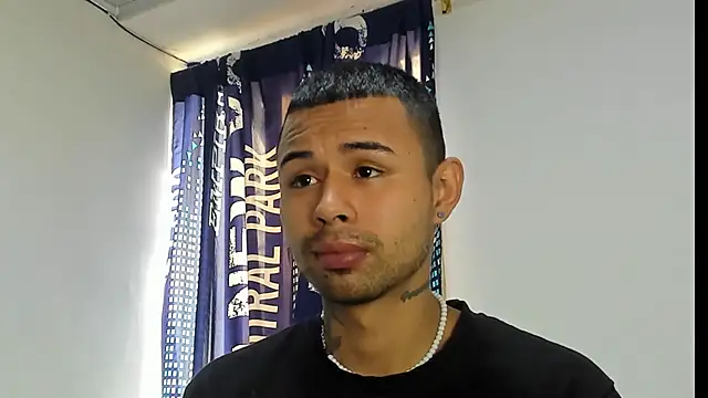 Snapshot of _Logan_Colton_ chatting on 20, 11, 2025 Logan Colton online show from 20, 11, 2025