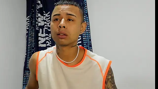 Snapshot of _Logan_Colton_ chatting on 29, 11, 2025 Logan Colton online show from 29, 11, 2025