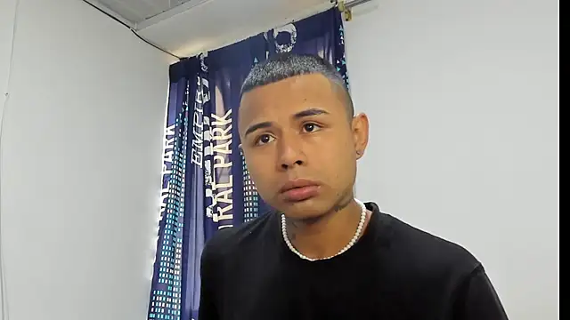 Snapshot of _Logan_Colton_ chatting on 14, 11, 2025 Logan Colton online show from 14, 11, 2025