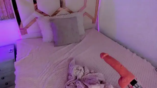 Venuss1  online show from 8, 3, 2026