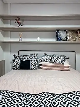 Sabrina farm online show from 24, 3, 2026