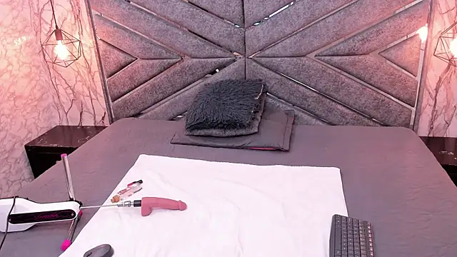 SASHA BROWNIE   online show from 15, 11, 2025