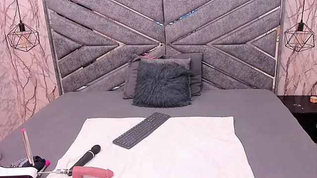 SASHA BROWNIE   online show from 27, 3, 2026