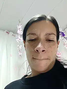 Snapshot of kim_lebanon chatting on 2, 11, 2025 kim lebanon online show from 2, 11, 2025