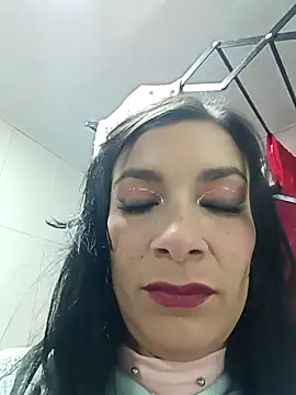 Snapshot of kim_lebanon chatting on 6, 11, 2025 kim lebanon online show from 6, 11, 2025