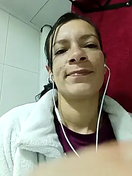 Snapshot of kim_lebanon chatting on 10, 11, 2025 kim lebanon online show from 10, 11, 2025