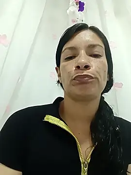 Snapshot of kim_lebanon chatting on 30, 10, 2025 kim lebanon online show from 30, 10, 2025