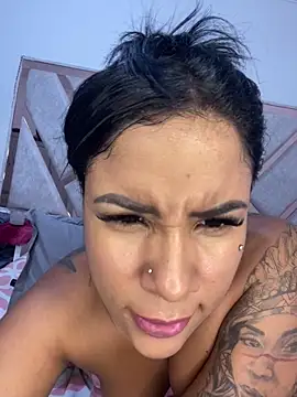 MarianaaSantos online show from 5, 4, 2026