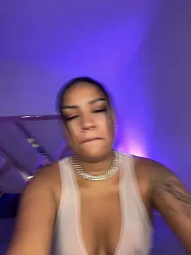 MarianaaSantos online show from 2, 4, 2026