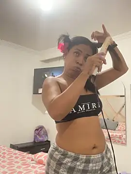 MarianaaSantos online show from 7, 4, 2026