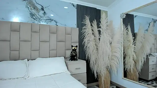 cloesummerr  online show from 15, 4, 2026