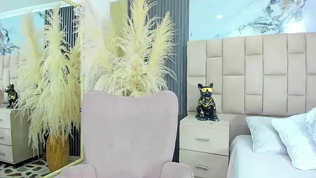 cloesummerr  online show from 15, 2, 2026