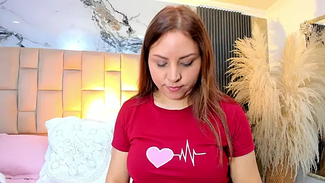 Snapshot of cloesummerr_ chatting on 10, 5, 2026 cloesummerr online show from 10, 5, 2026