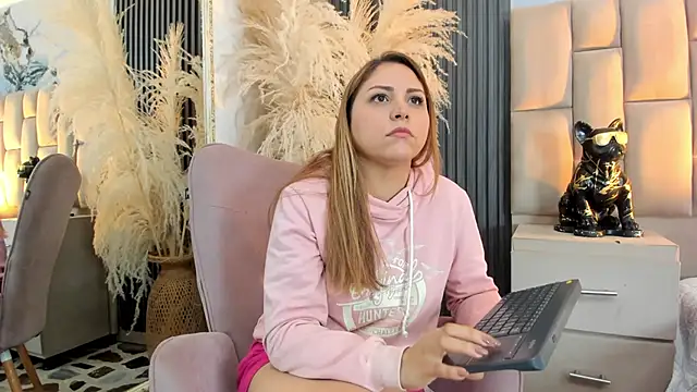 cloesummerr  online show from 7, 2, 2026