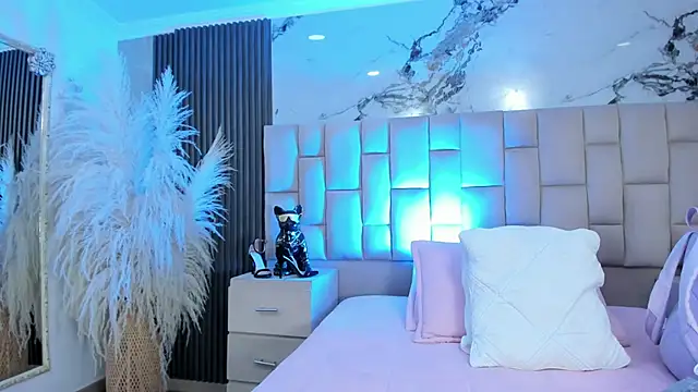 cloesummerr  online show from 19, 3, 2026