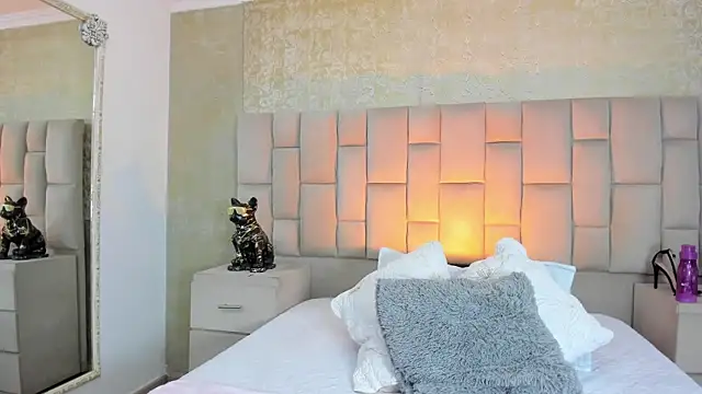 cloesummerr  online show from 28, 11, 2025