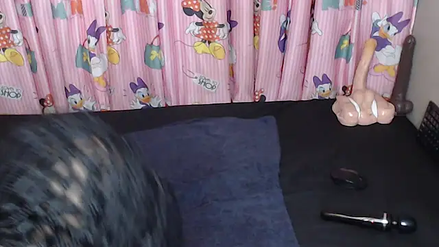 TrishahXo online show from 19, 6, 2026