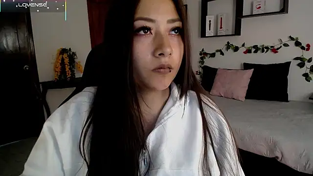 Mia 1120 online show from 4, 11, 2025