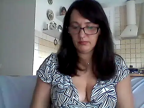Elena48324 online show from 19, 7, 2026