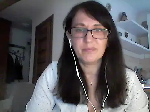 Snapshot of Elena48324 chatting on 3, 6, 2026 Elena48324 online show from 3, 6, 2026