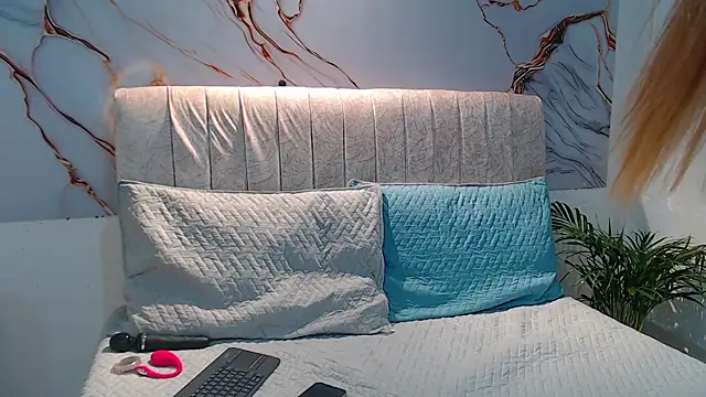 Snapshot of _Tiffany1 chatting on 24, 10, 2025 Tiffany1 online show from 24, 10, 2025