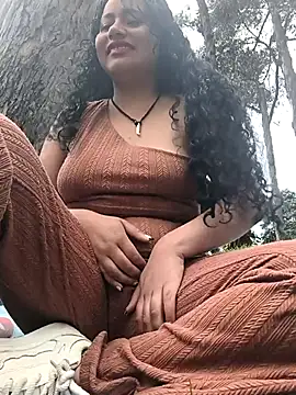 Yaya watson online show from 10, 4, 2026