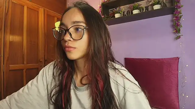 Dafne Mel online show from 18, 10, 2025