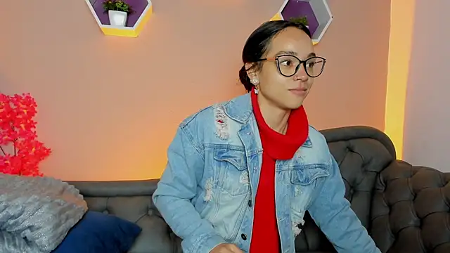 Snapshot of Dafne_Mel chatting on 4, 10, 2025 Dafne Mel online show from 4, 10, 2025