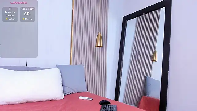 Snapshot of Skylar_Smith_ chatting on 29, 10, 2025 Skylar Smith online show from 29, 10, 2025