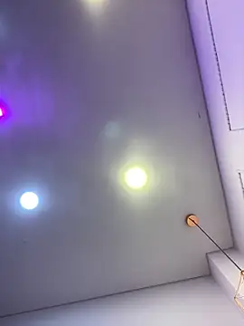 Skylar Smith  online show from 19, 3, 2026