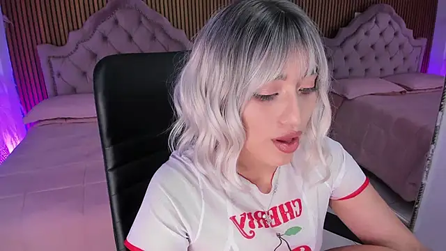 Starbutterflyy  online show from 5, 4, 2026