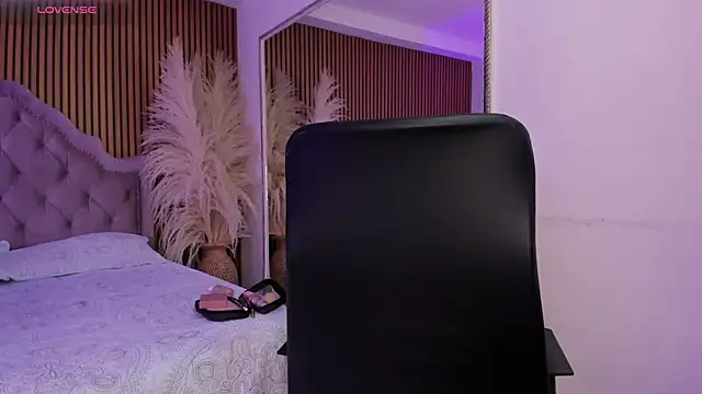 Starbutterflyy  online show from 5, 2, 2026